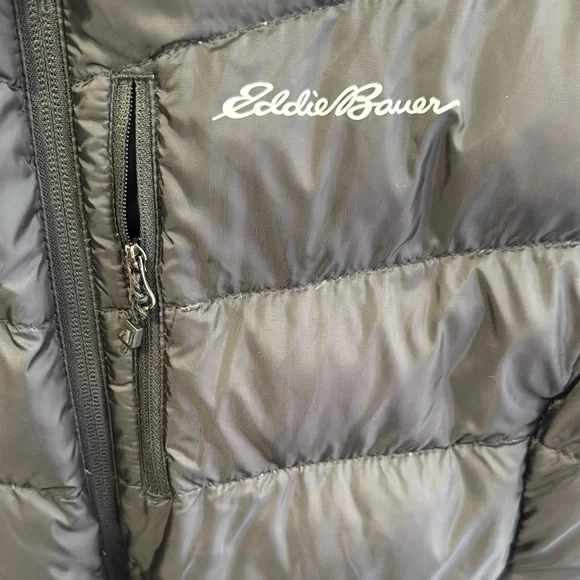 Eddie Bauer Hooded Puffer Vest - Picture 2 of 5